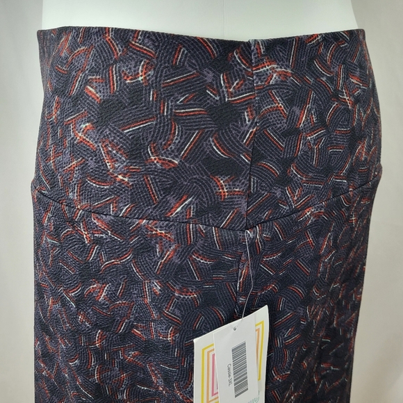 LuLaRoe Cassie SKIRT Womens Size 3XL Black Gray Red Aqua Pull-on Abstract NWT - Picture 5 of 16